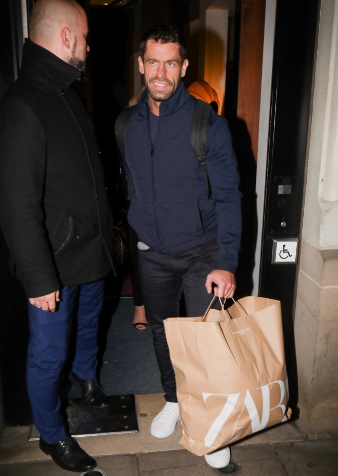  The star left It Takes Two last night clutching a Zara bag