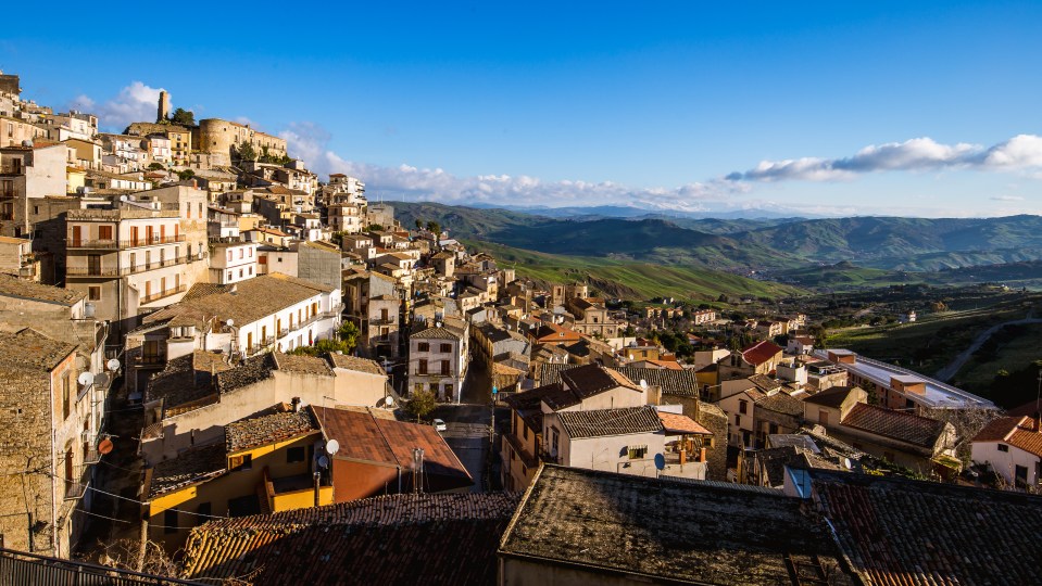  City of Cammarata in Central Sicily. A medieval city, it was built in the mountain of Cammarata