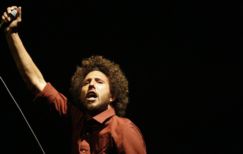  Lead singer Zack de la Rocha performs with Rage Against the Machine in 2007