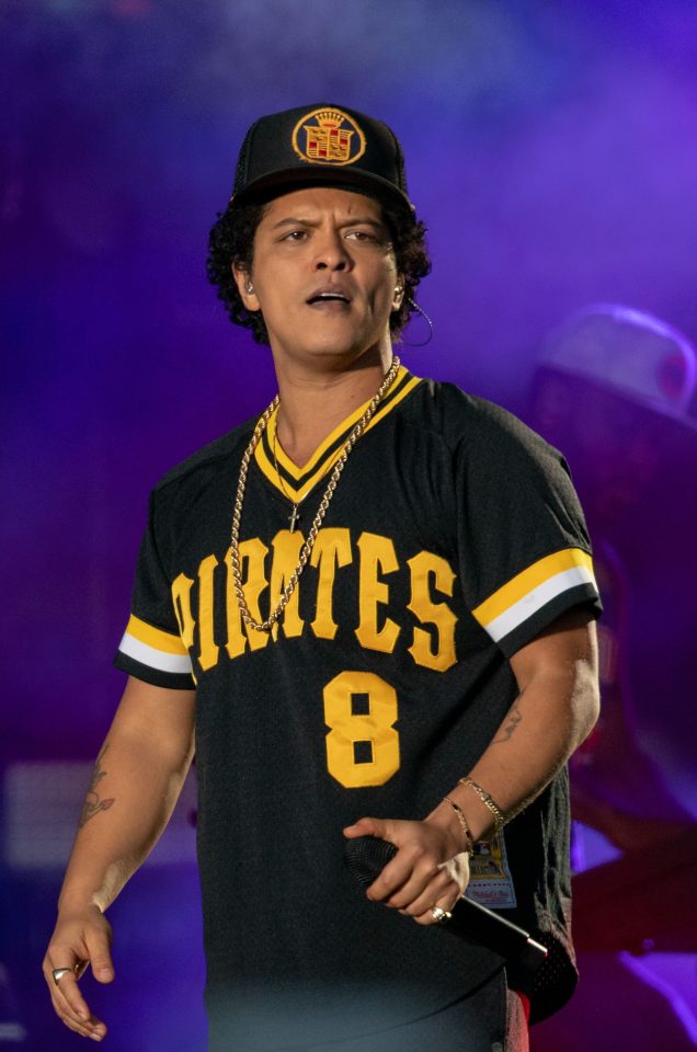  Bruno Mars and Mark Ronson's Uptown Funk racked up 3.28million sales