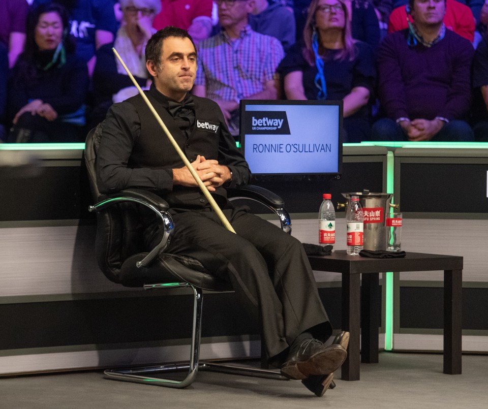 O’Sullivan limped around the table and grimaced with pain during his 6-2 third-round victory over Noppon Saengkham