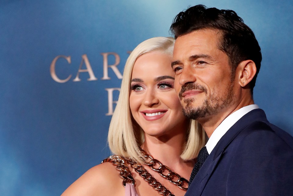  Sources claim that Orlando and Katy have postponed their wedding a second time