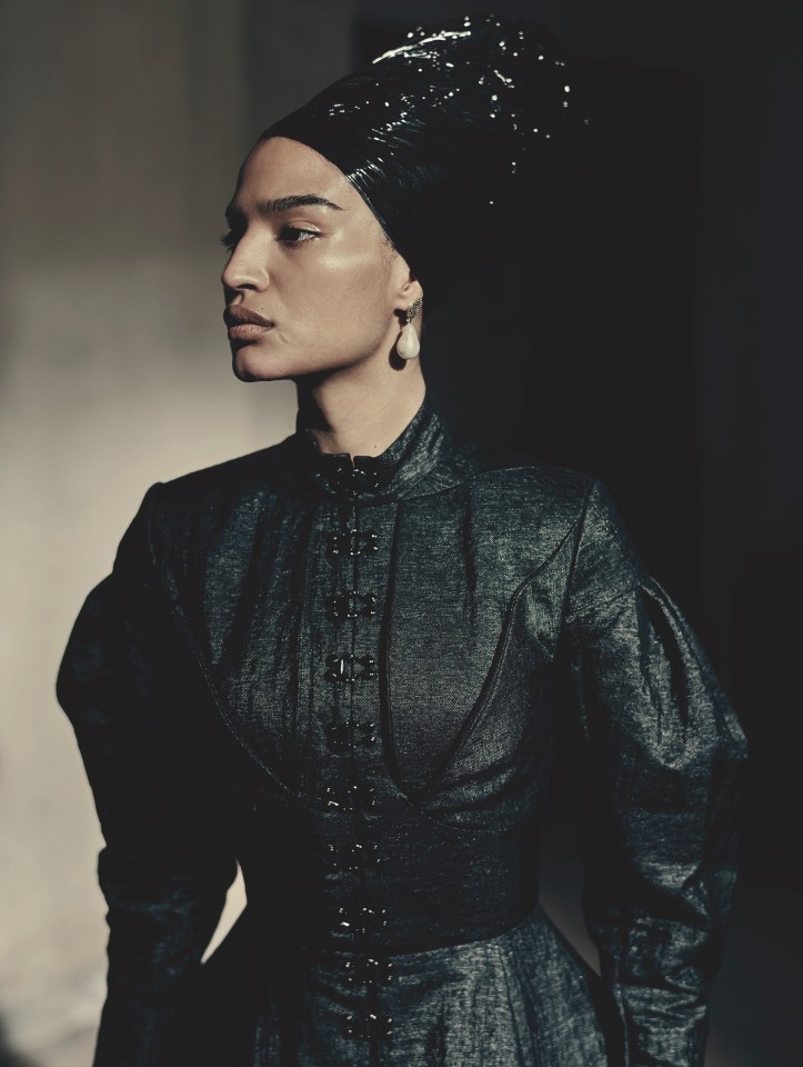  Indya Moore shows off her incredible beauty in this Victorian-style garment