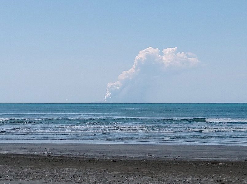  A view of the eruption from New Zealand's North Island