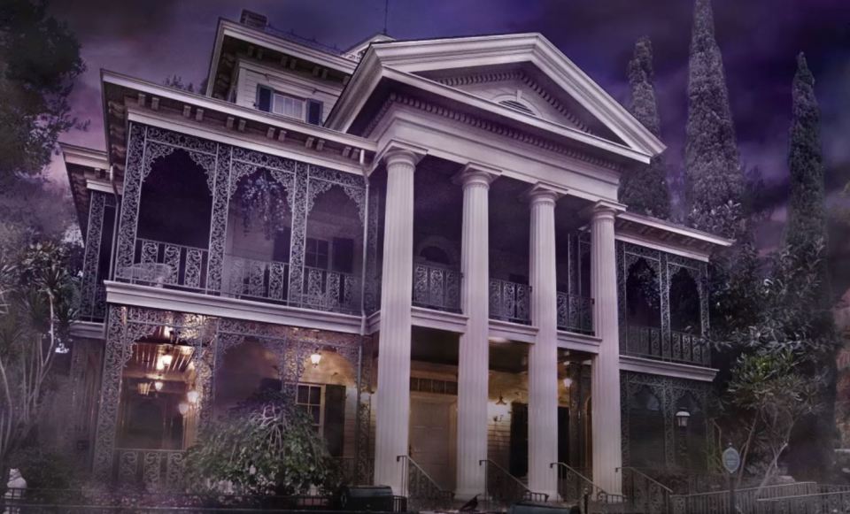 Disneyland are closing their Haunted Mansion attraction for months next year