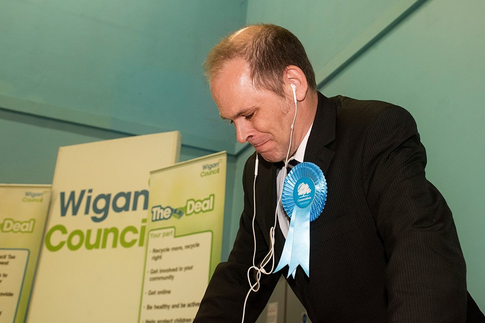  Conservative candidate James Grundy has gained the Greater Manchester constituency of Leigh from Labour's Joanne Platt