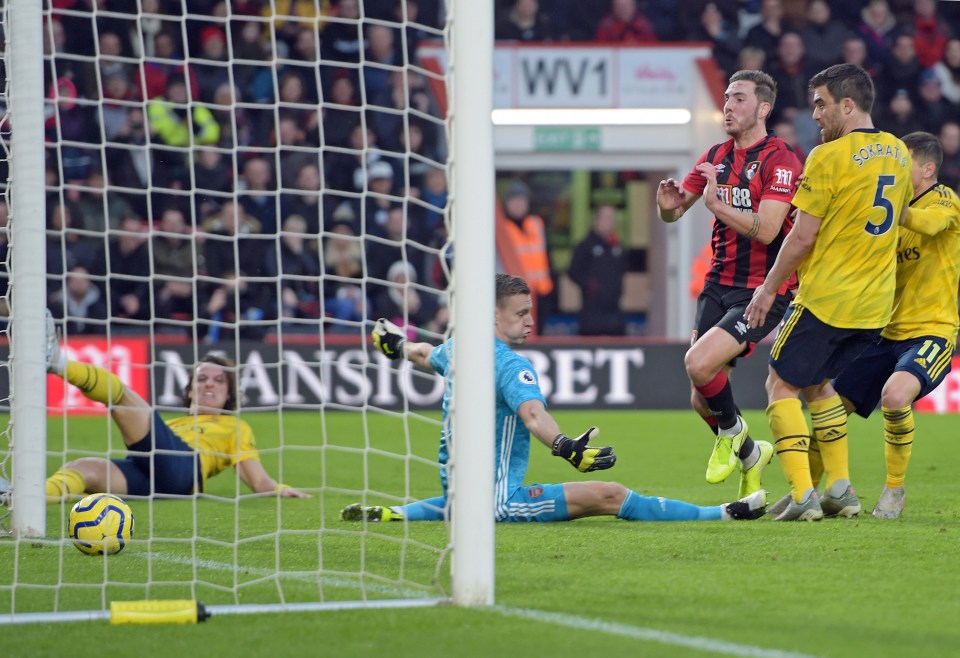  Dan Gosling opened the scoring for Bournemouth in the 35th minute at the Vitality Stadium