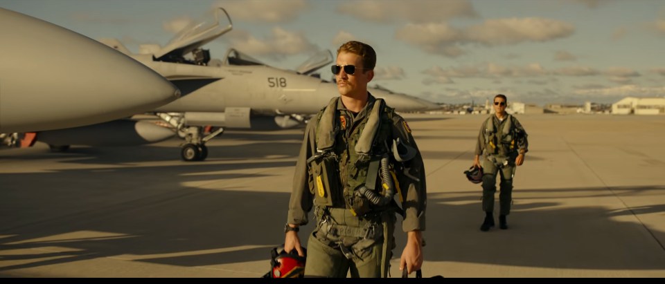  Tom Cruise is back as Maverick in Top Gun 2