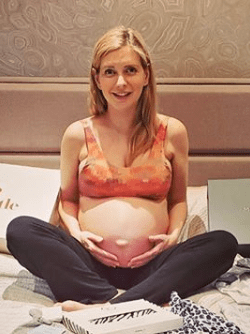  Rachel flaunted her bump on Instagram