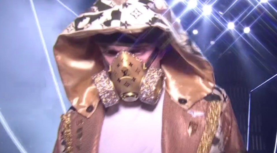  Jake Paul wore a diamond-encrusted Bane mask to the ring