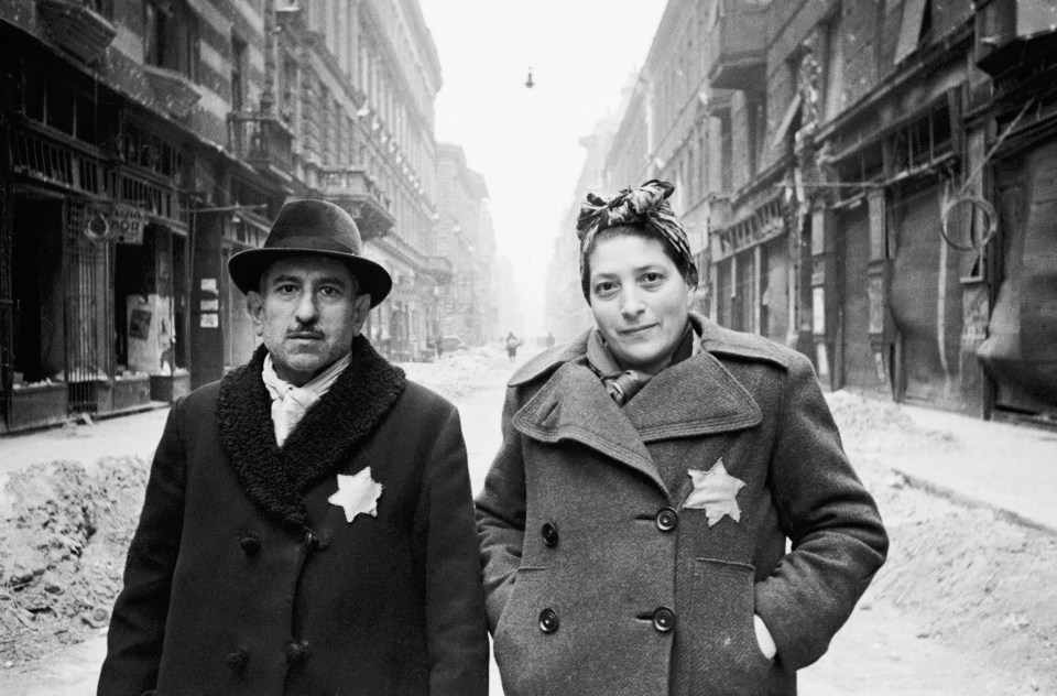  Hungarian Jews wearing yellow stars