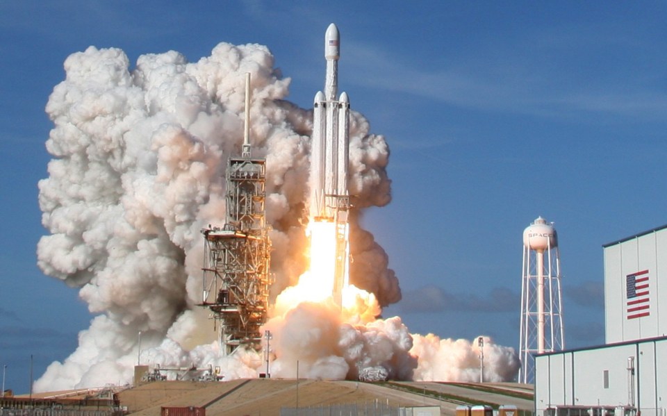  A SpaceX Falcon Heavy rocket lifts off from a launch site in Florida in 2018