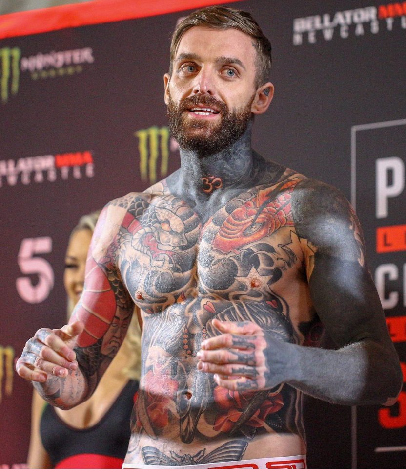  Aaron Chalmers called out Logan Paul to an MMA fight