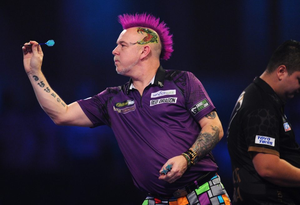  Peter Wright had pink hair when he took on Jeffrey de Zwaan in 2019