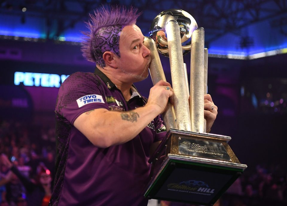  Wright celebrates beating Van Gerwen to become world champion