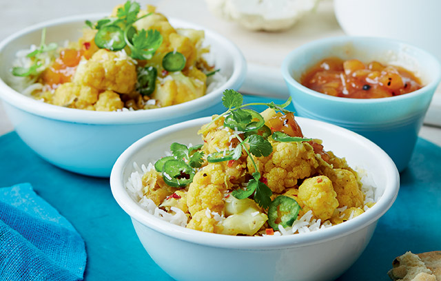  This red lentil, caulifower & coconut curry is great with mango chutney and naan on the side