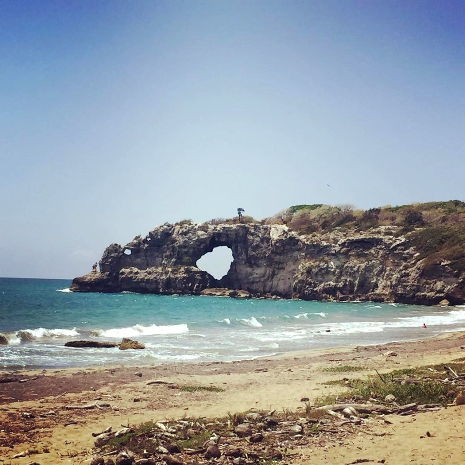  The iconic stone arch Punta Ventana collapsed in the earthquake on Monday