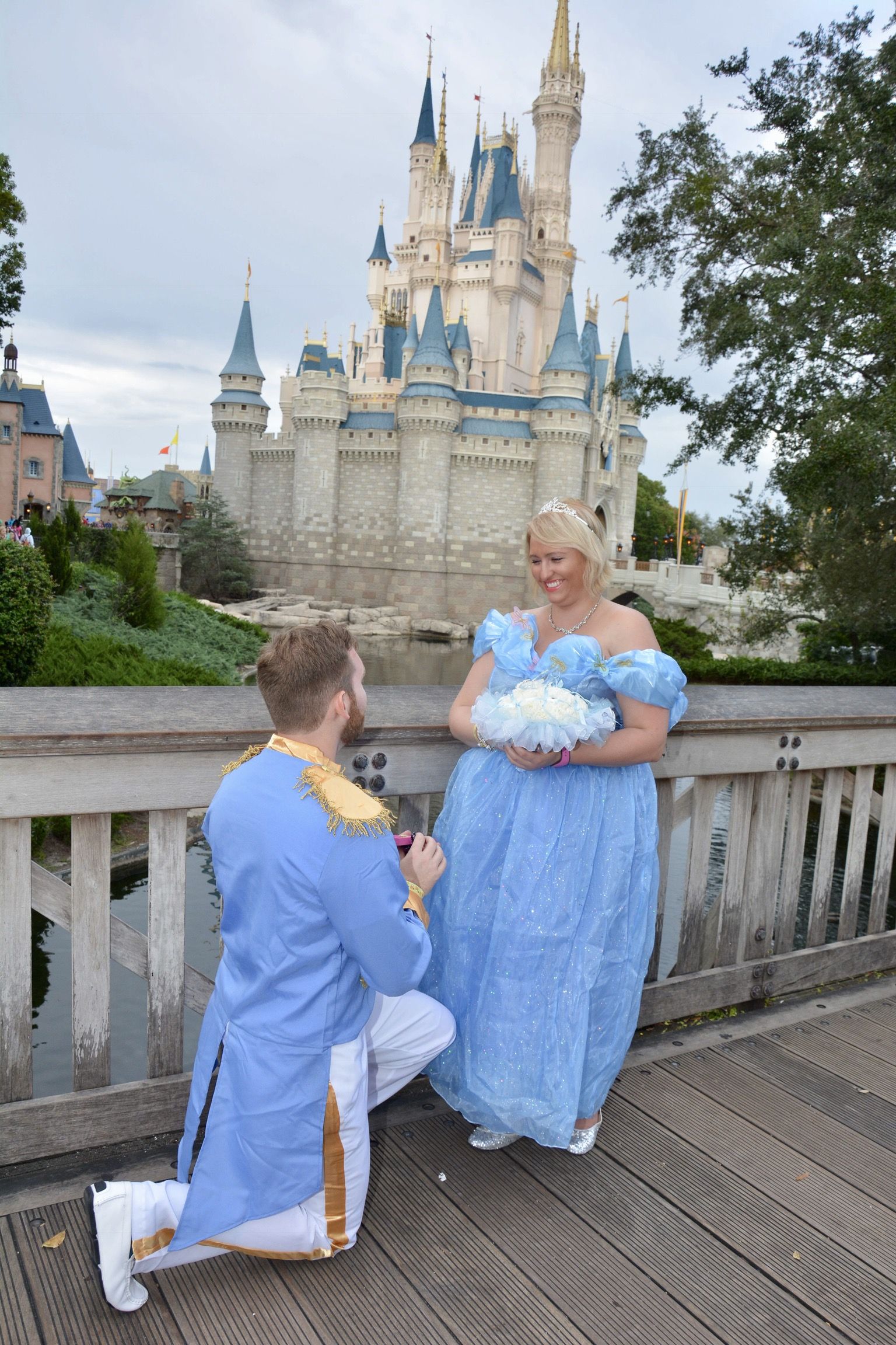  Kenan got down on one knee while at Disneyworld