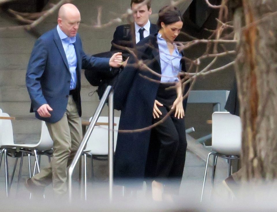  Meghan visited the Dorfman Theatre in London yesteday