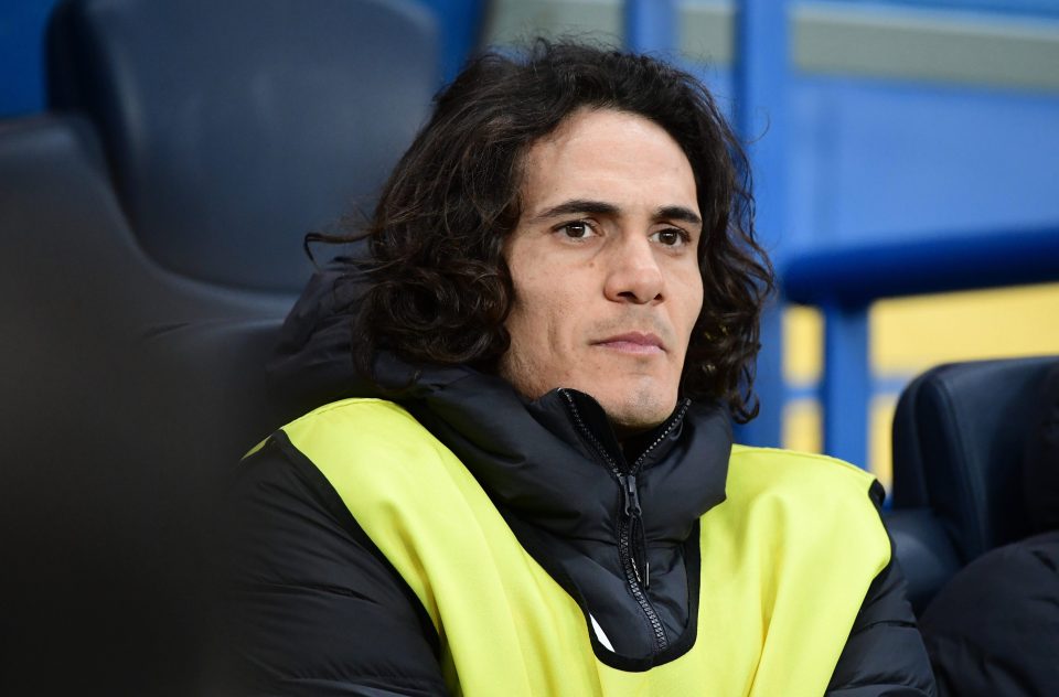  Edinson Cavani has been left out of PSG's squad for the third game in a row amid transfer interest from Chelsea and Man Utd