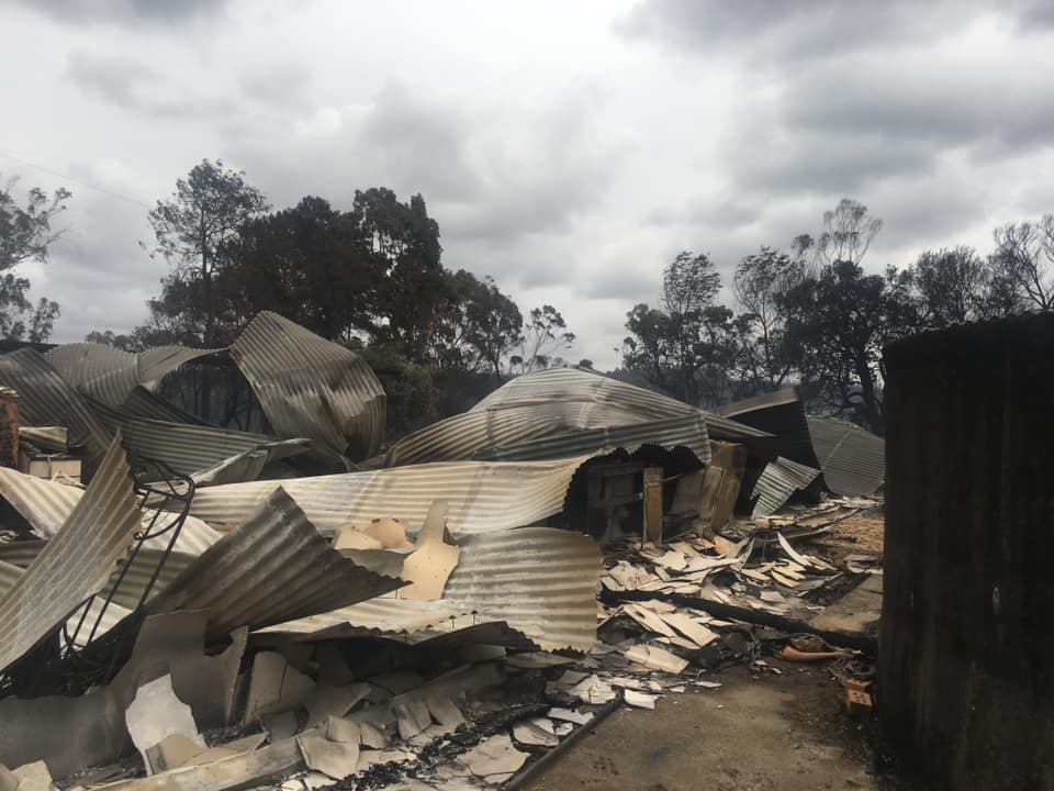  Peter Davis, who has been a member of South Australia’s Country Fire Service for nearly 50 years, said nothing compared to the firestorm that ripped through his home