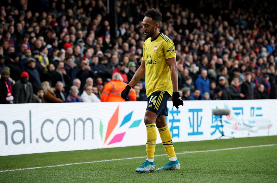  Aubameyang went from hero to zero after scoring and then being sent off