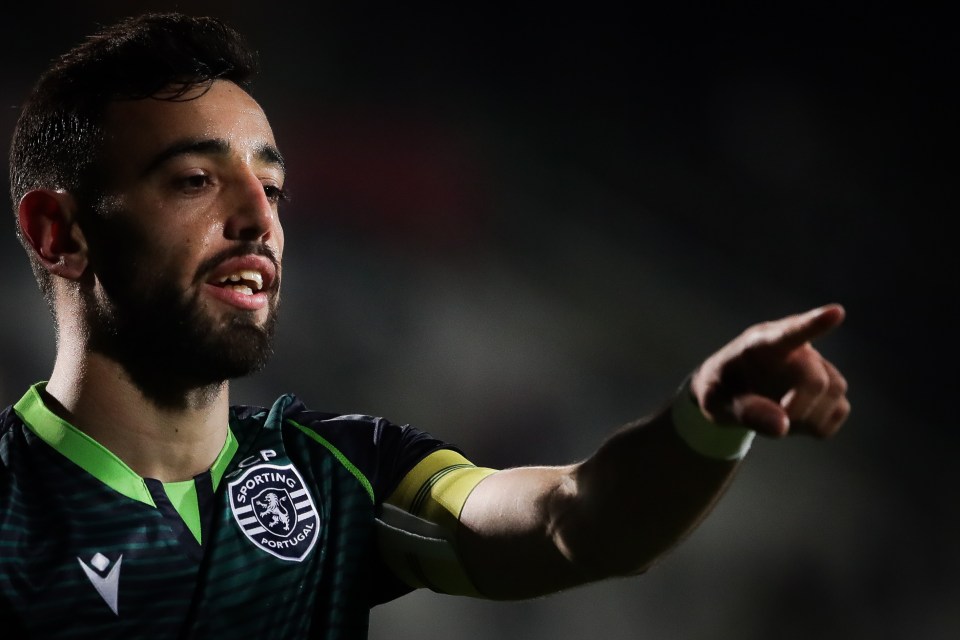  Manchester United are believed to be closing in on the signing of goalscoring midfielder Bruno Fernandes