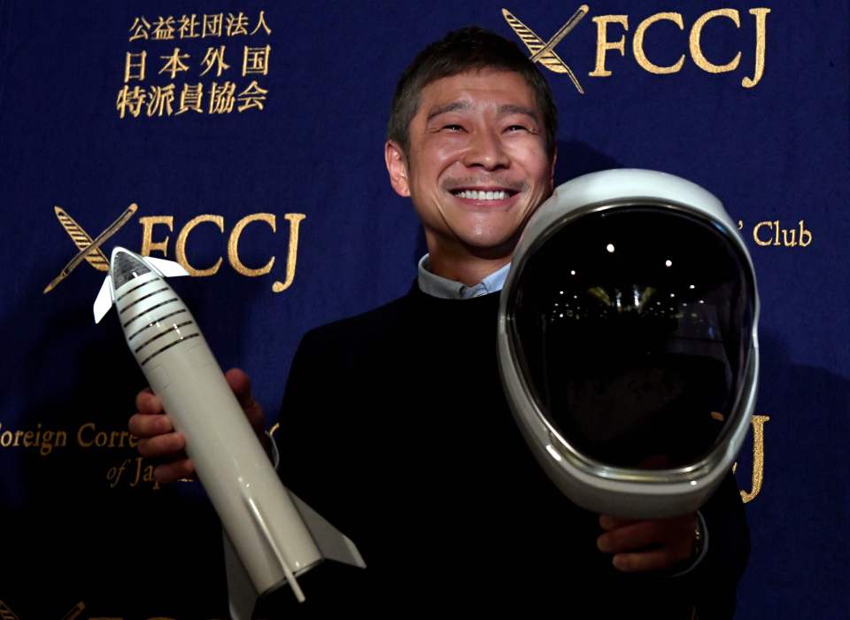  Fashion tycoon Yusaku Maezawa is looking for a girlfriend to fly to the Moon with