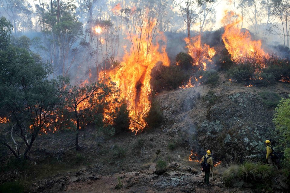  Fires continue to burn across Australia