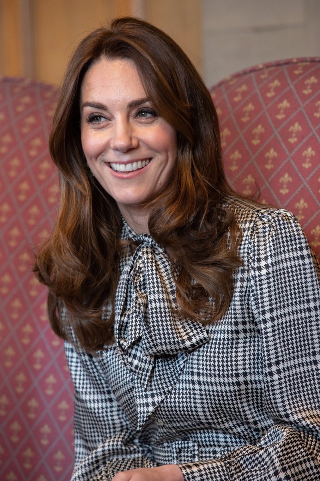  Kate was in a good mood for the royal engagement