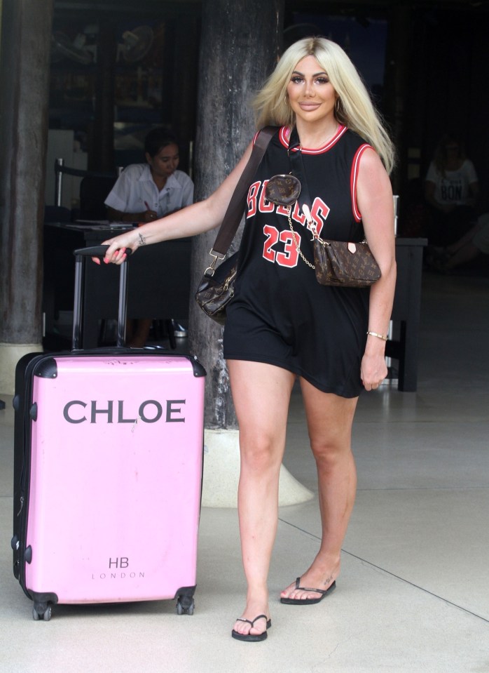  Chloe jetted home earlier today after her trip