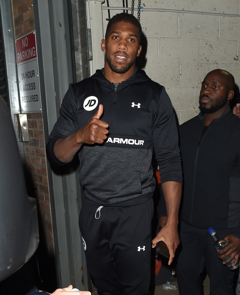  Anthony Joshua is ready to split the purse to fight the WBC champ