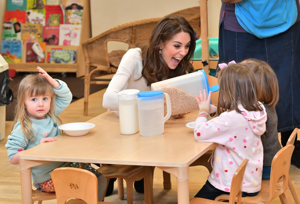  Kate sat down to have breakfast with the kids