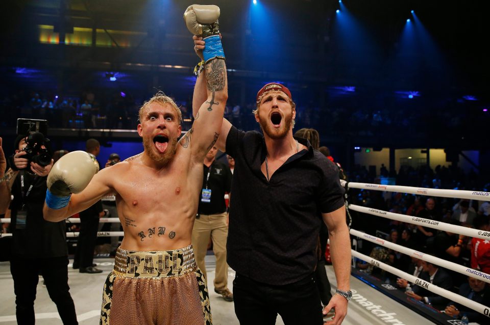  The Paul brothers celebrate Jake's win against Gib