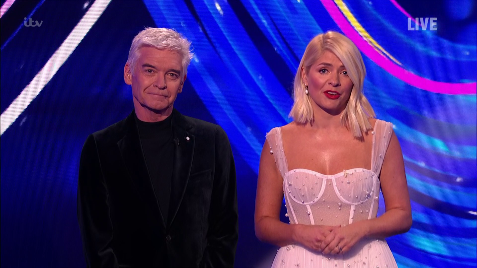  Holly Willoughby shared the surprising news at the start of the show