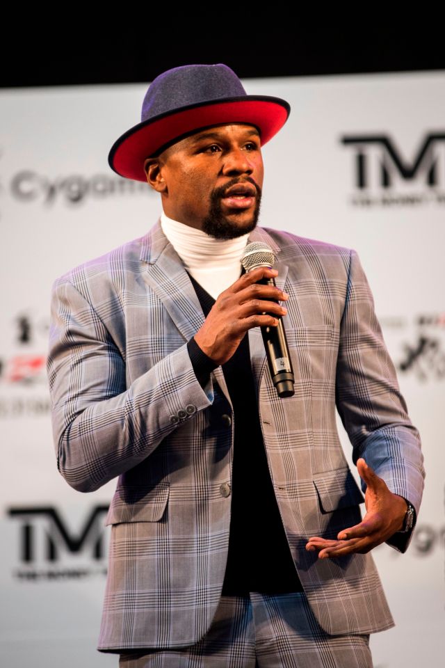  Floyd Mayweather is in talks with UFC boss Dana White over a boxing comeback