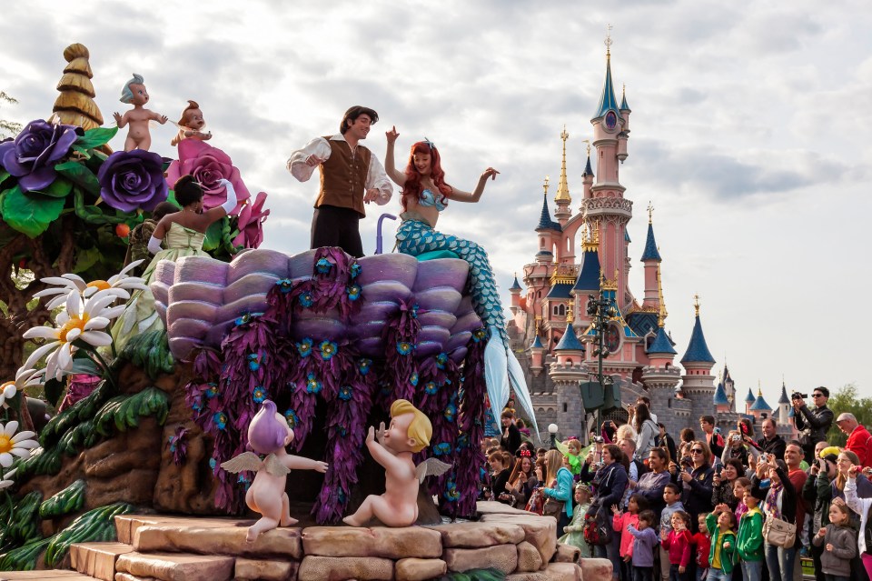  Disneyland is a home for all your favourite Disney characters