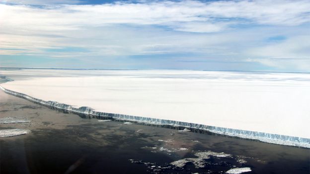  The iceberg is around 4 times bigger than London