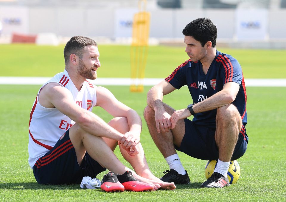  Shkodran Mustafi uploaded this image with new boss Mikel Arteta to social media