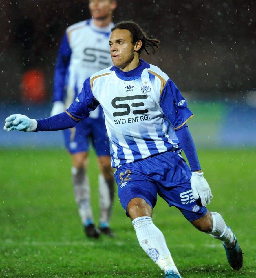  Braithwaite began his career at Esbjerg in Denmark