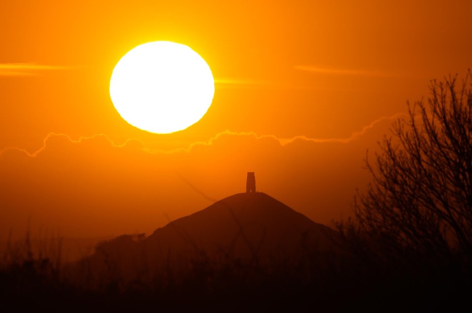  I saw this weird thing in the sky, kind of a yellowy-orange, circular - I had this feeling that I’d seen it before