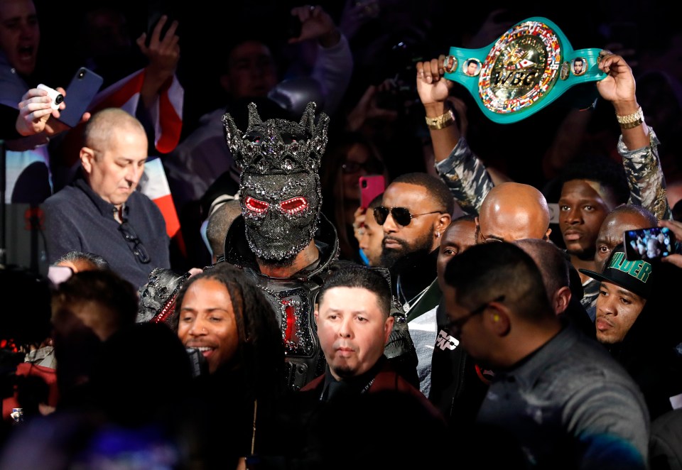  Deontay Wilder blasted his costume as being "too heavy" while many fans said he looked like Lord of the Rings villain Sauron