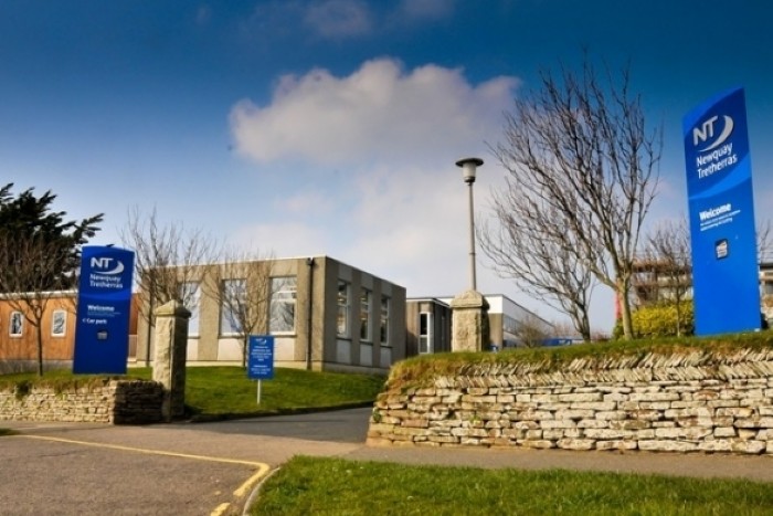  Newquay Tretherras School in Cornwall