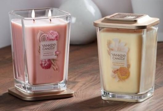  If you're getting your other half a gift, this candle comes in a two pack  