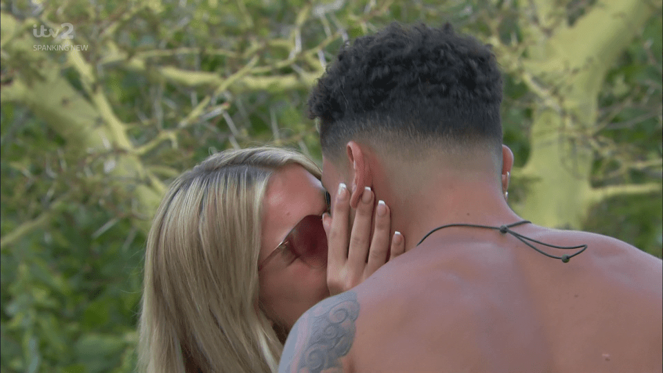 The hot new couple shared two snogs during tonight’s challenge