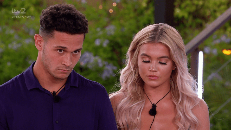  Callum dumps Shaughna in favour of Molly