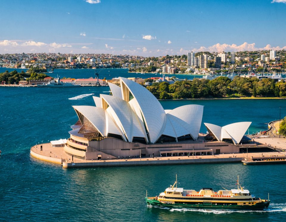  You can visit Sydney or Melbourne for under £580 return