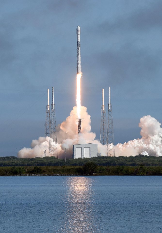  Tourists will launch atop a SpaceX Falcon 9 rocket