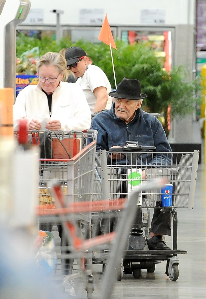  Veteran Hollywood actor John Aniston, 86, nipping to the shops