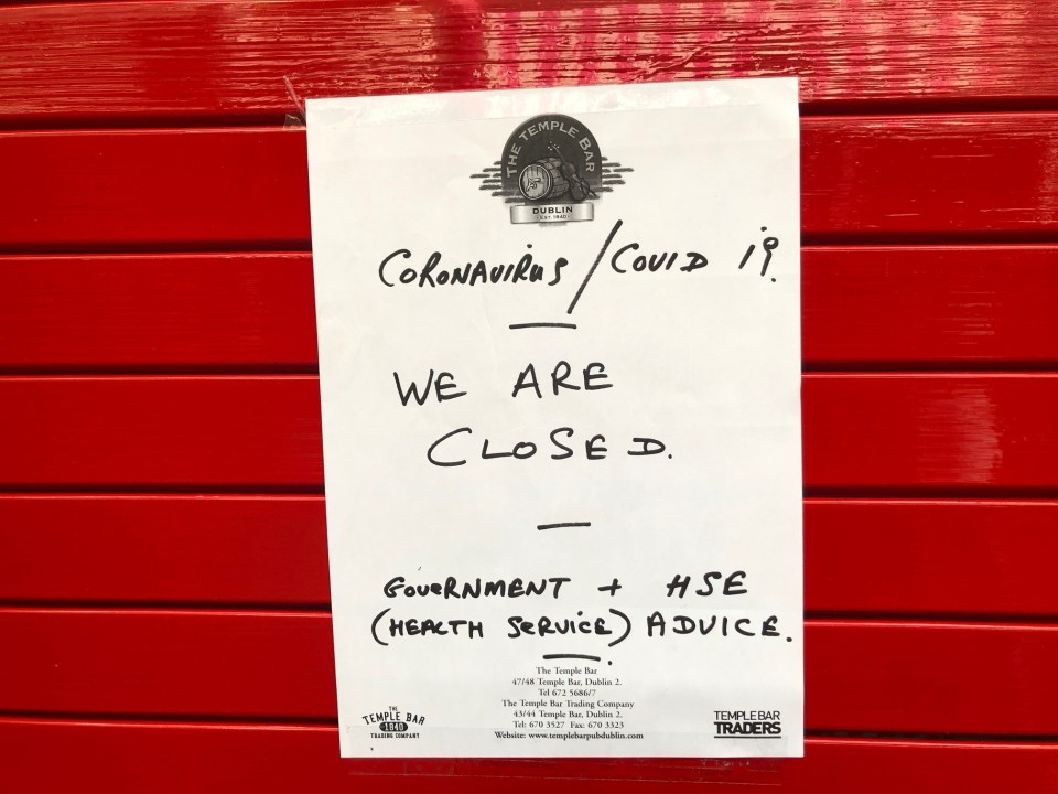  A sign on the door of The Temple Bar in Dublin was forced to close with immediate effect amid Covid-19 fears